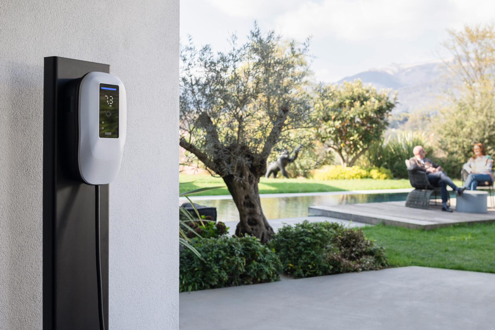 Wallbox integruje się z instalacją fotowoltaiczną w garażu