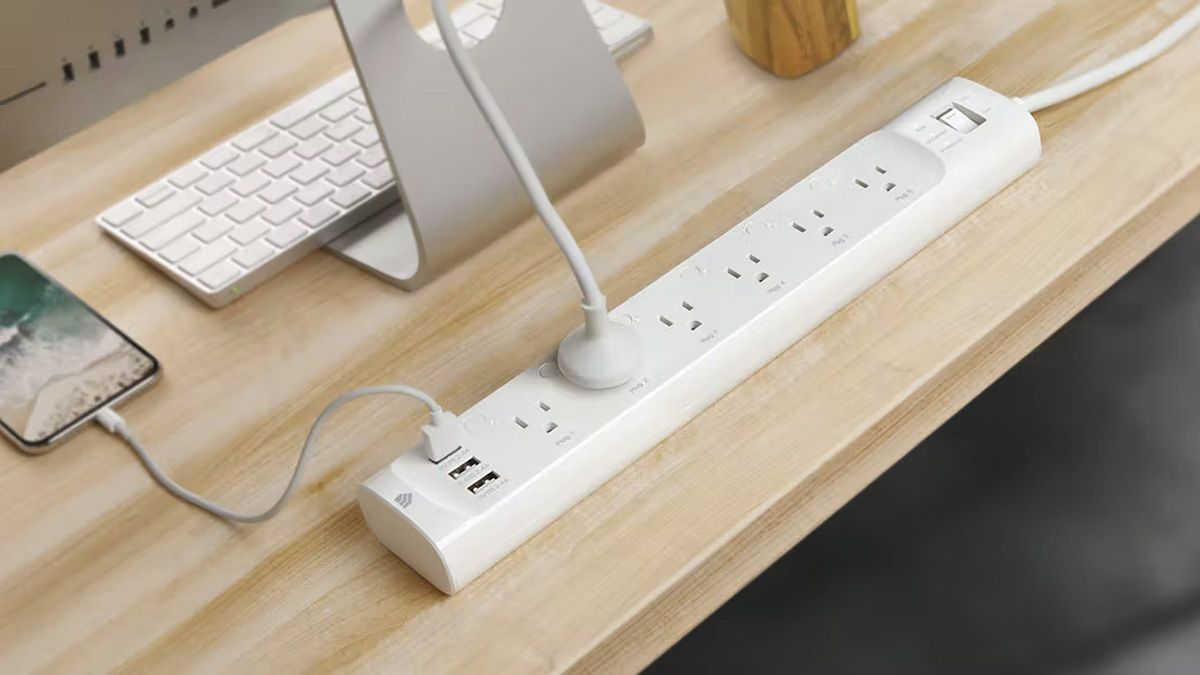 smart gniazdka w kuchni z AGD kilka inteligentnych gniazdek w kuchni z podłączonymi czajnikami i mikserem